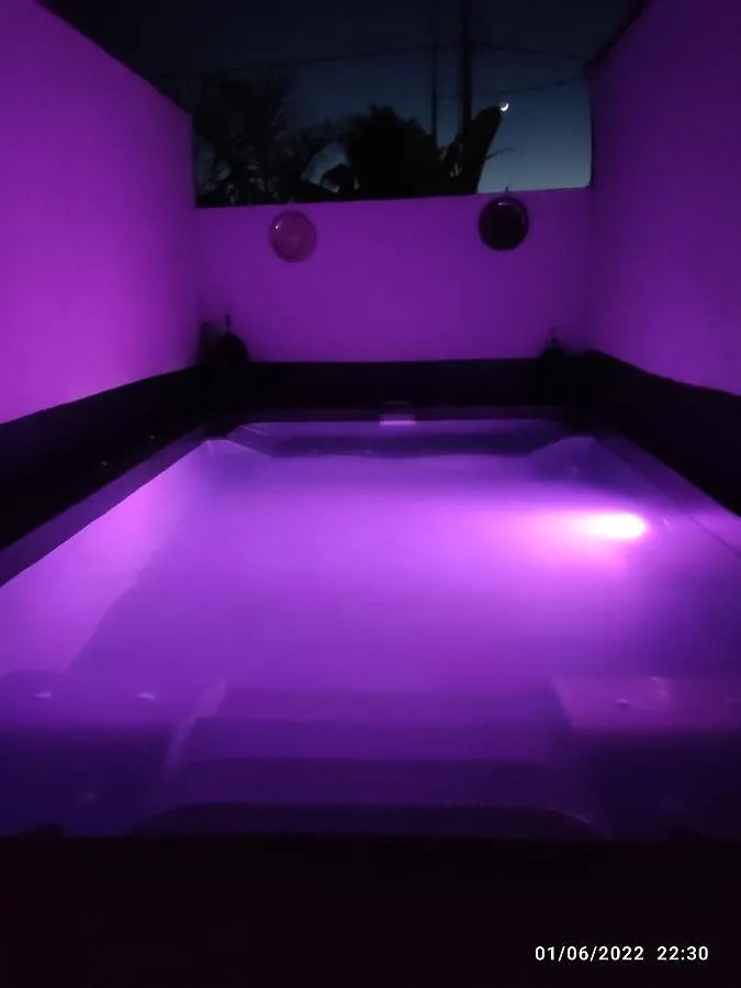 Villa Bali con jacuzzi climatizado y piscina climatizada con jacuzzi Chiclana de la Frontera
